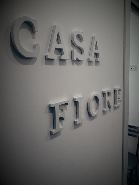 Casa Fiore Наполи Екстериор снимка